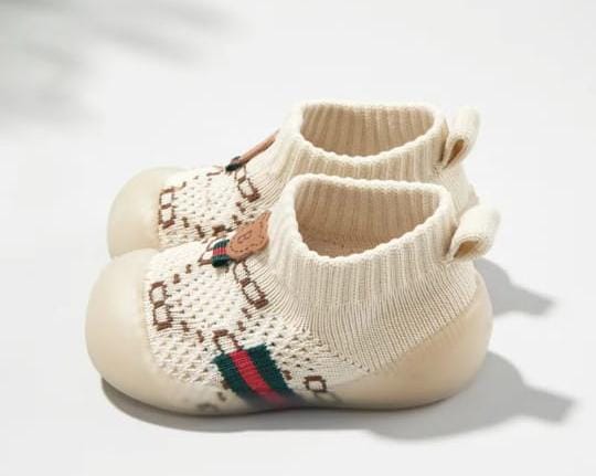 MEDIA ZAPATO EN GOMA GUCCI - COLOR: BEIGE, TALLA: 18-19